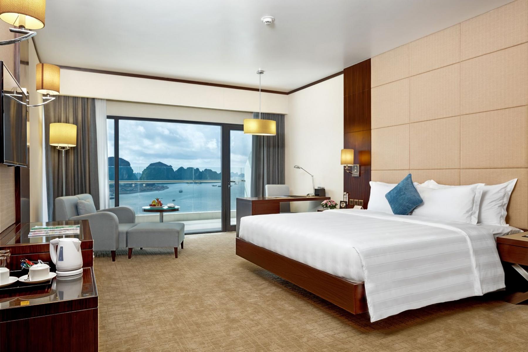 phòng deluxe của Wyndham Legend Ha Long