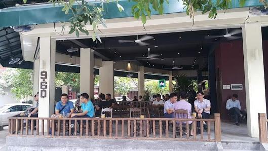 ai đứng sau aha cafe