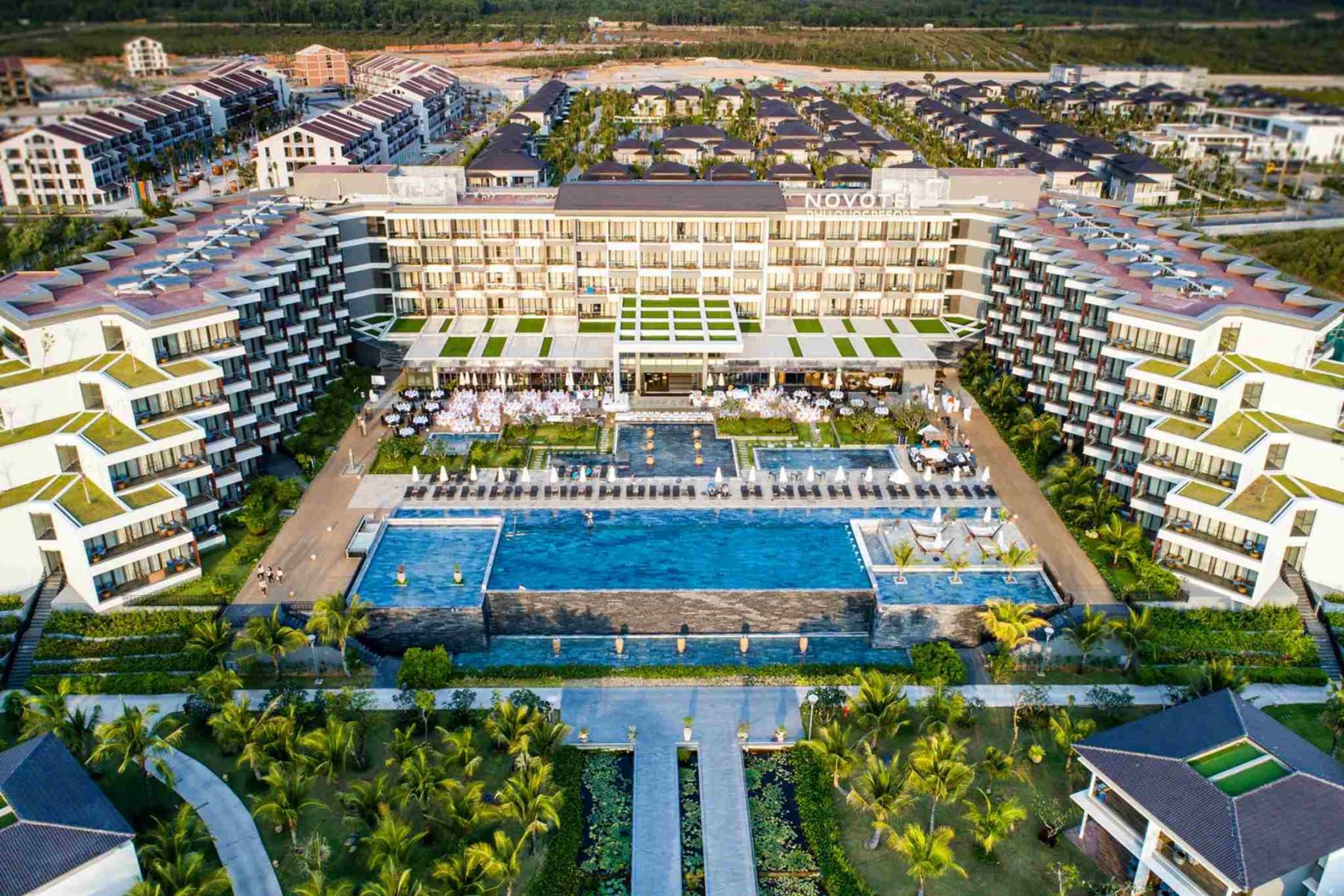 Tòa khách sạn chính tại Resort Novotel Phú Quốc