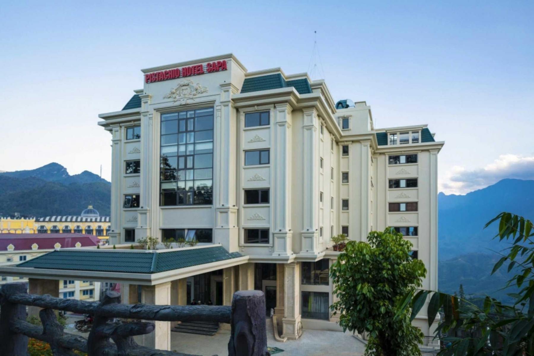 Pistachio Hotel khi nhìn từ chính diện