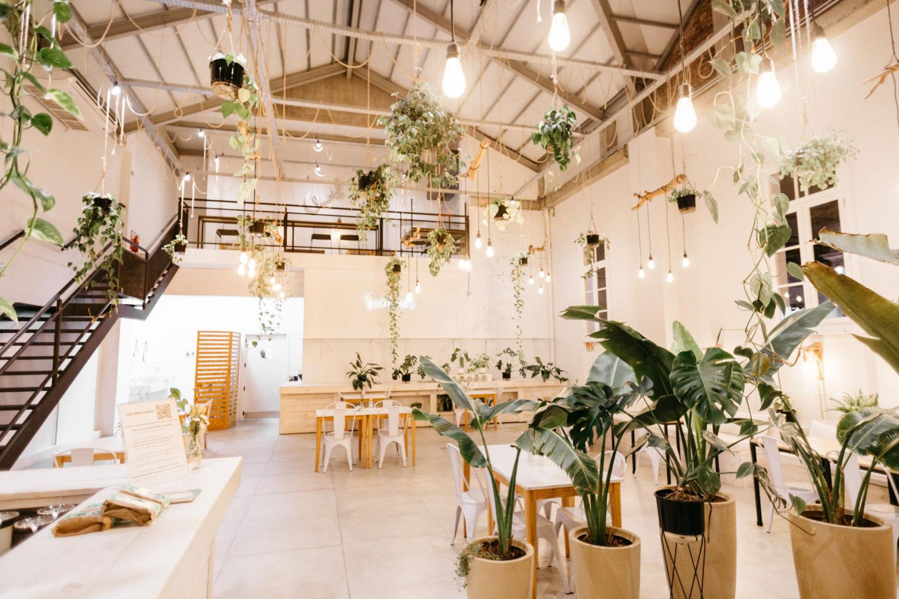 chi phí thiết kế quán cafe khung thép