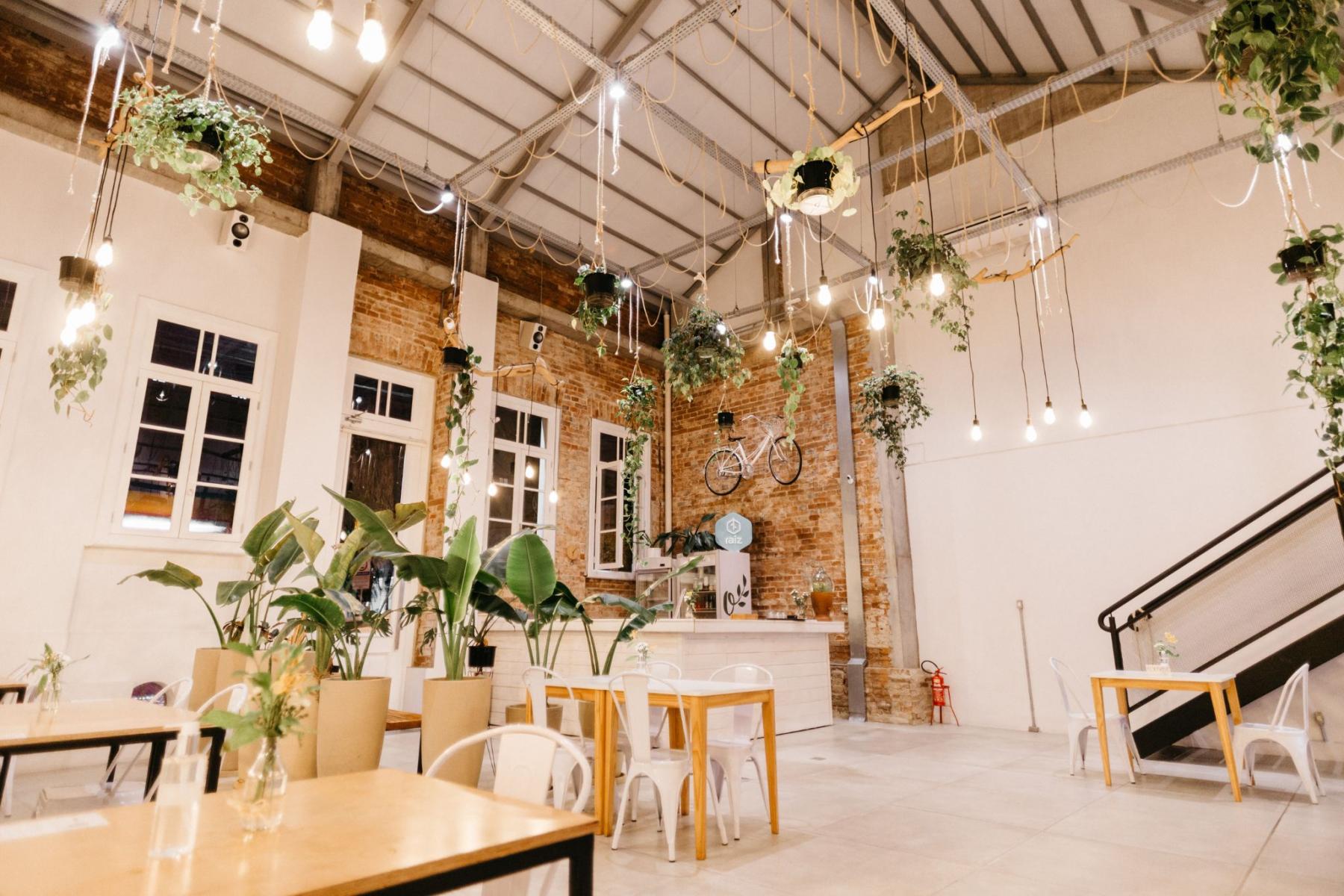 chi phí thiết kế quán cafe khung thép