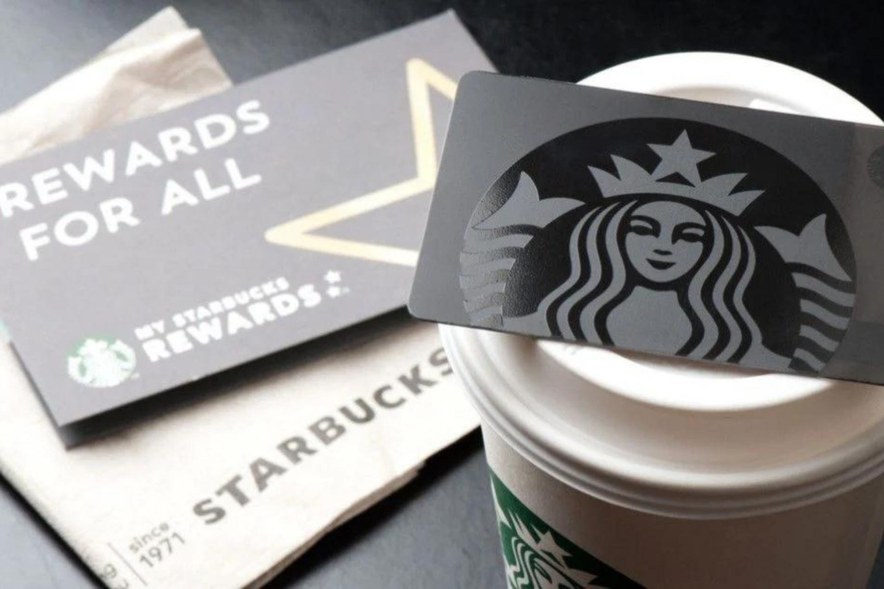 Starbucks không thanh toán bằng tiền mặt