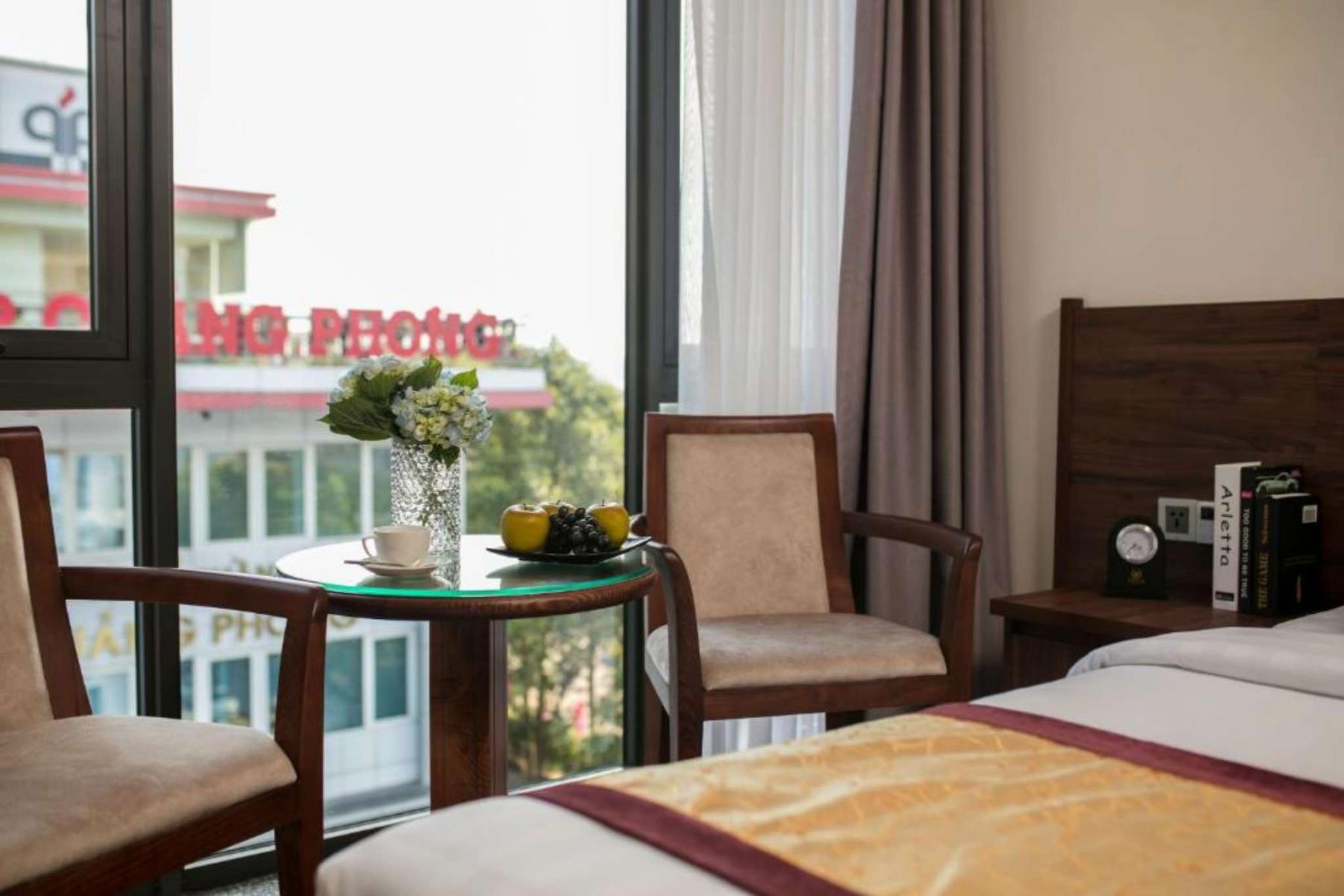 Góc nhỏ nhìn ra thành phố của Halios Ha Long Hotel