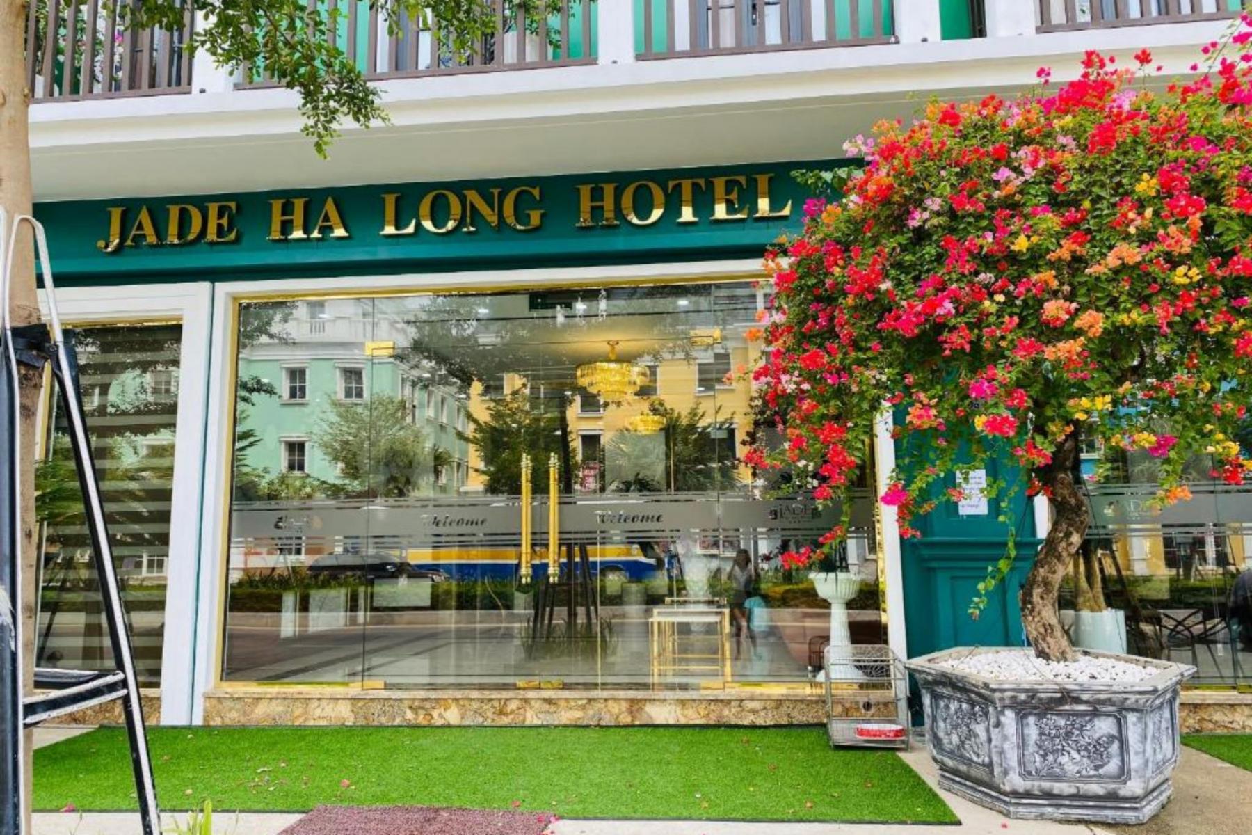 Cửa ra vào Jade Ha Long Hotel