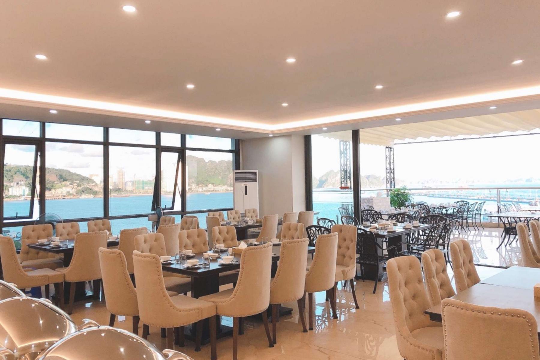 Không gian nhà hàng Đại Lâm Mộc của Vincent Ha Long Hotel