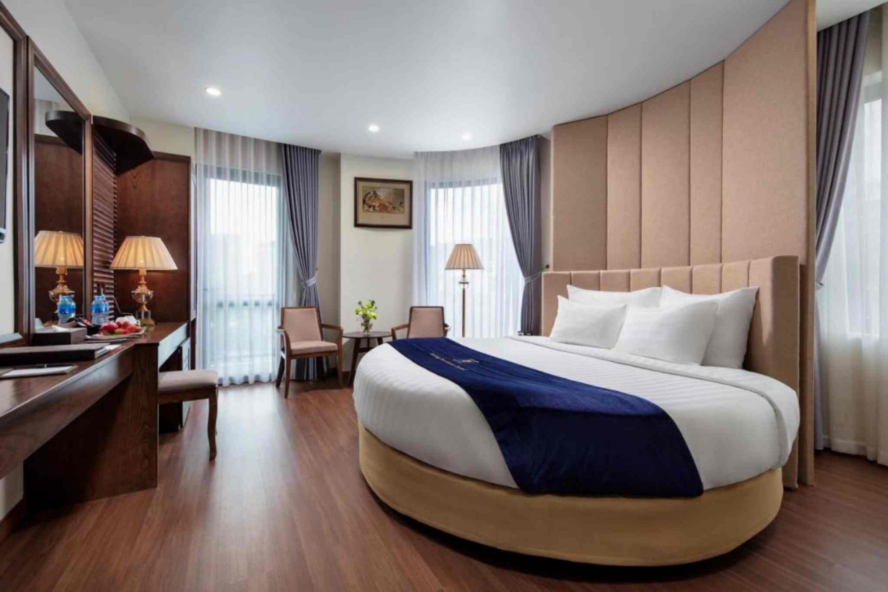 Junior suite căn phòng sang trọng nhất tại Ha Long Boutique Hotel