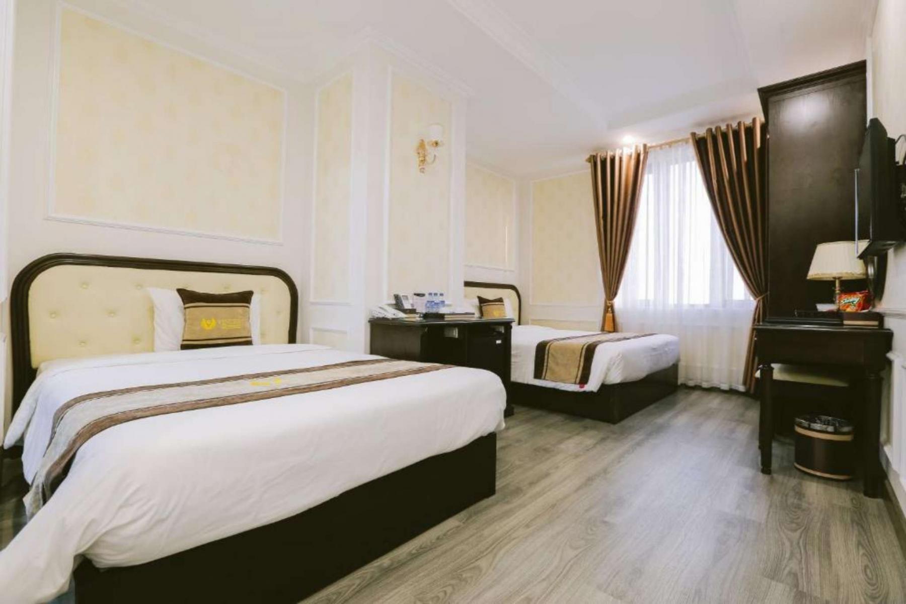 Hạng phòng Suite với 2 giường đơn của Vincent Ha Long Hotel