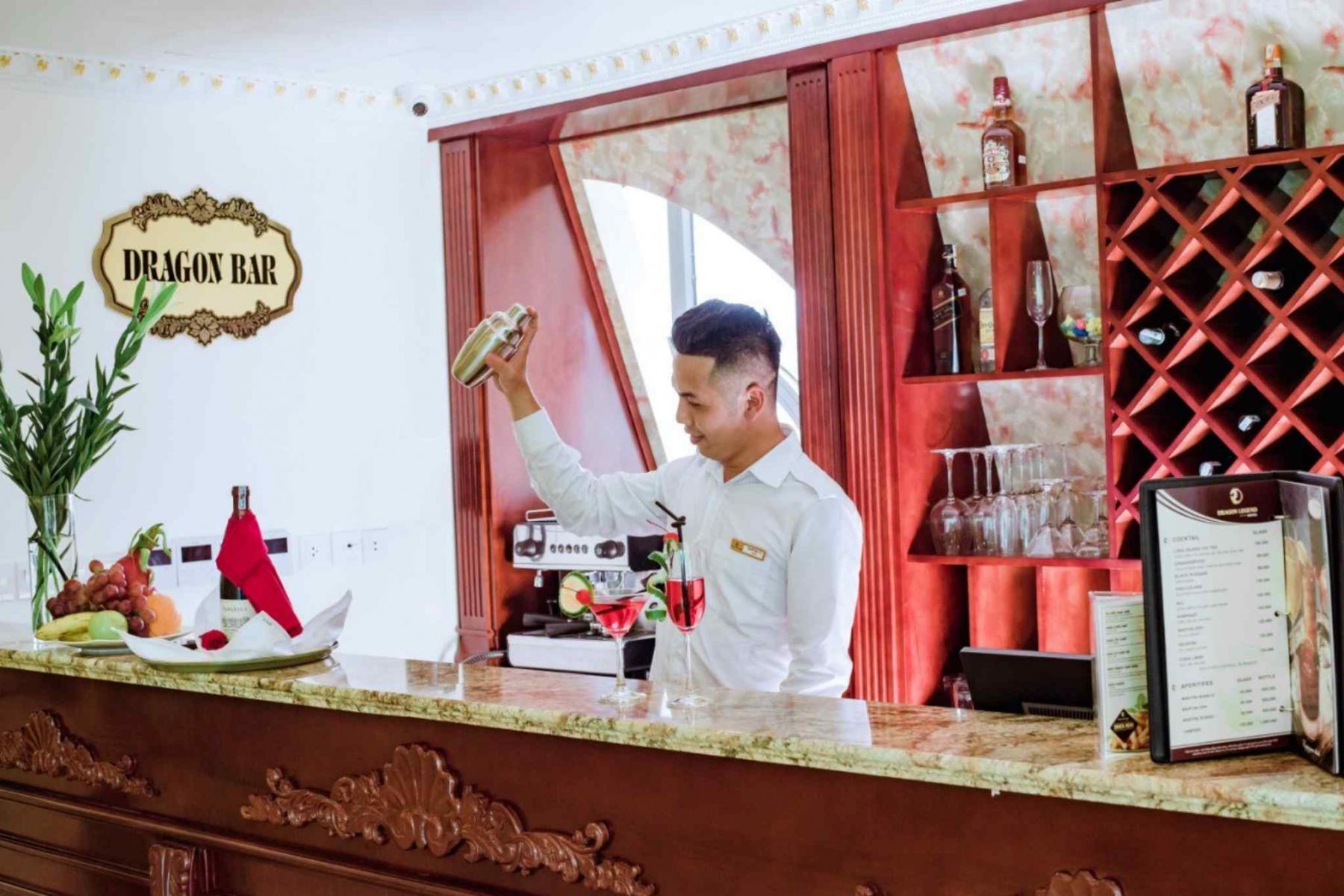 Quầy bar tại Dragon Legend Ha Long Hotel 