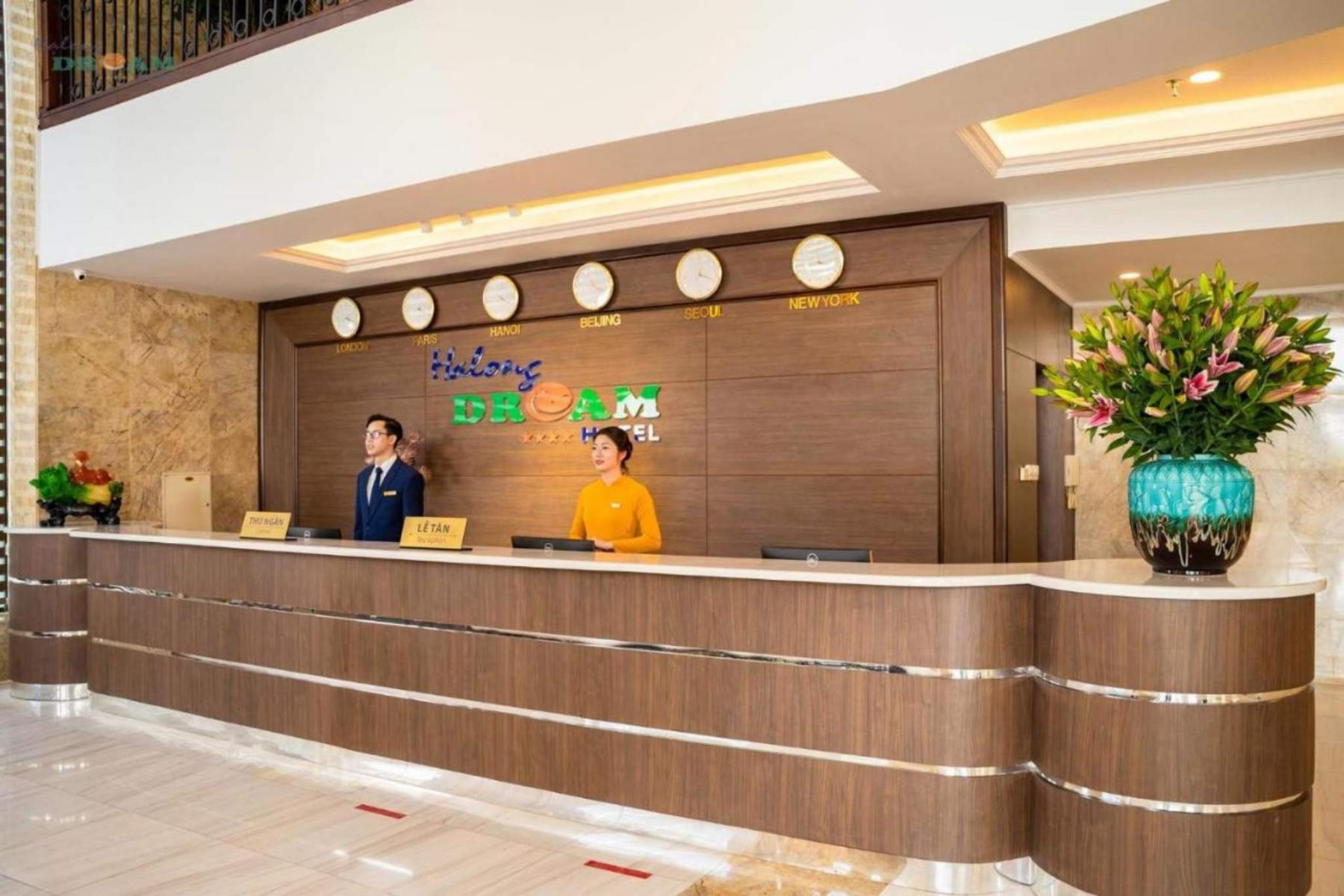 Quầy check in tại Dream Ha Long Hotel 