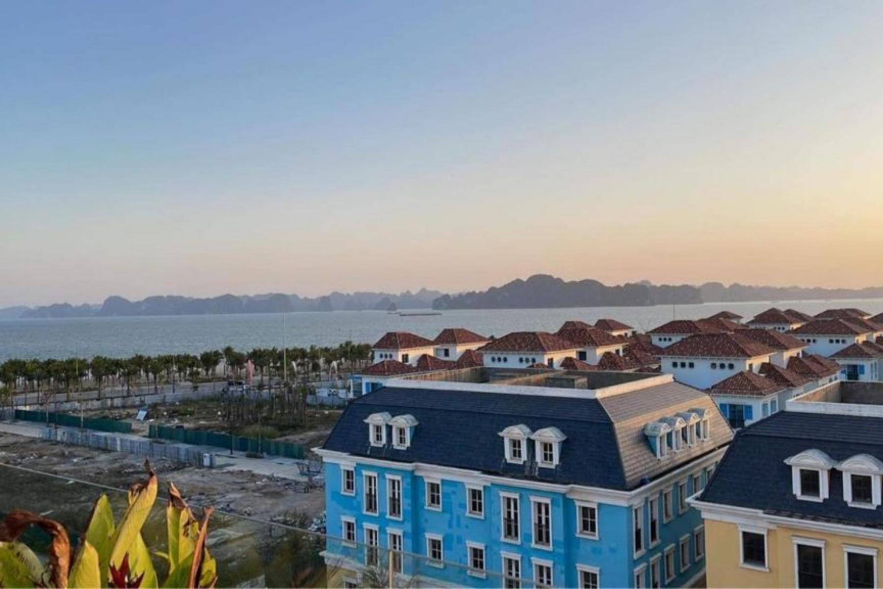 Tầm nhìn ra bên ngoài của Jade Ha Long Hotel