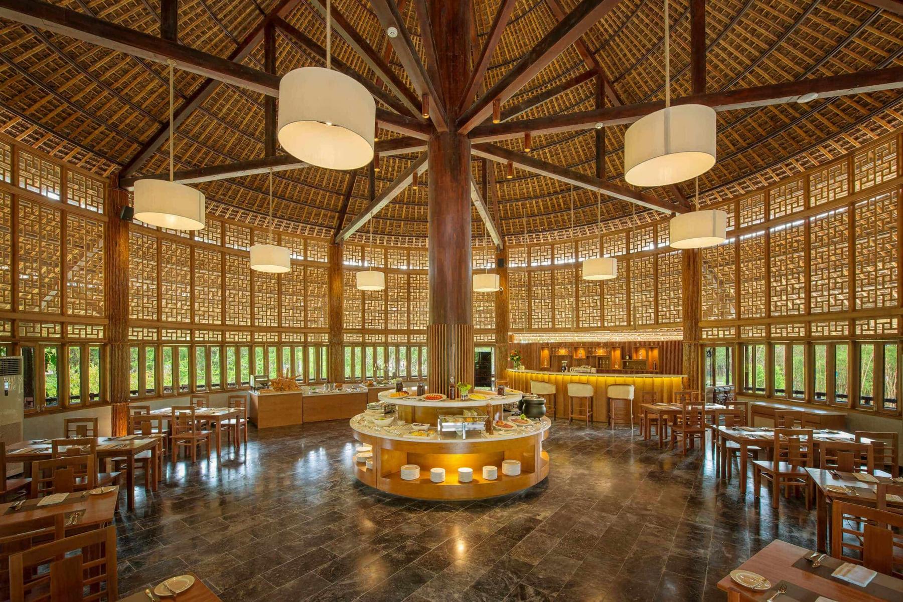 Không gian nhà hàng tại Alba Wellness Resort  By Fusion