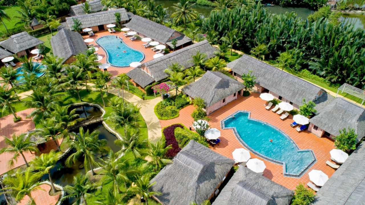 Hồ bơi tại Boutique Cẩm Thanh Resort