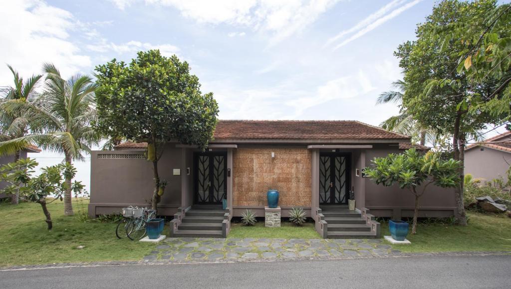 Two Bedroom Lagoon View Villa