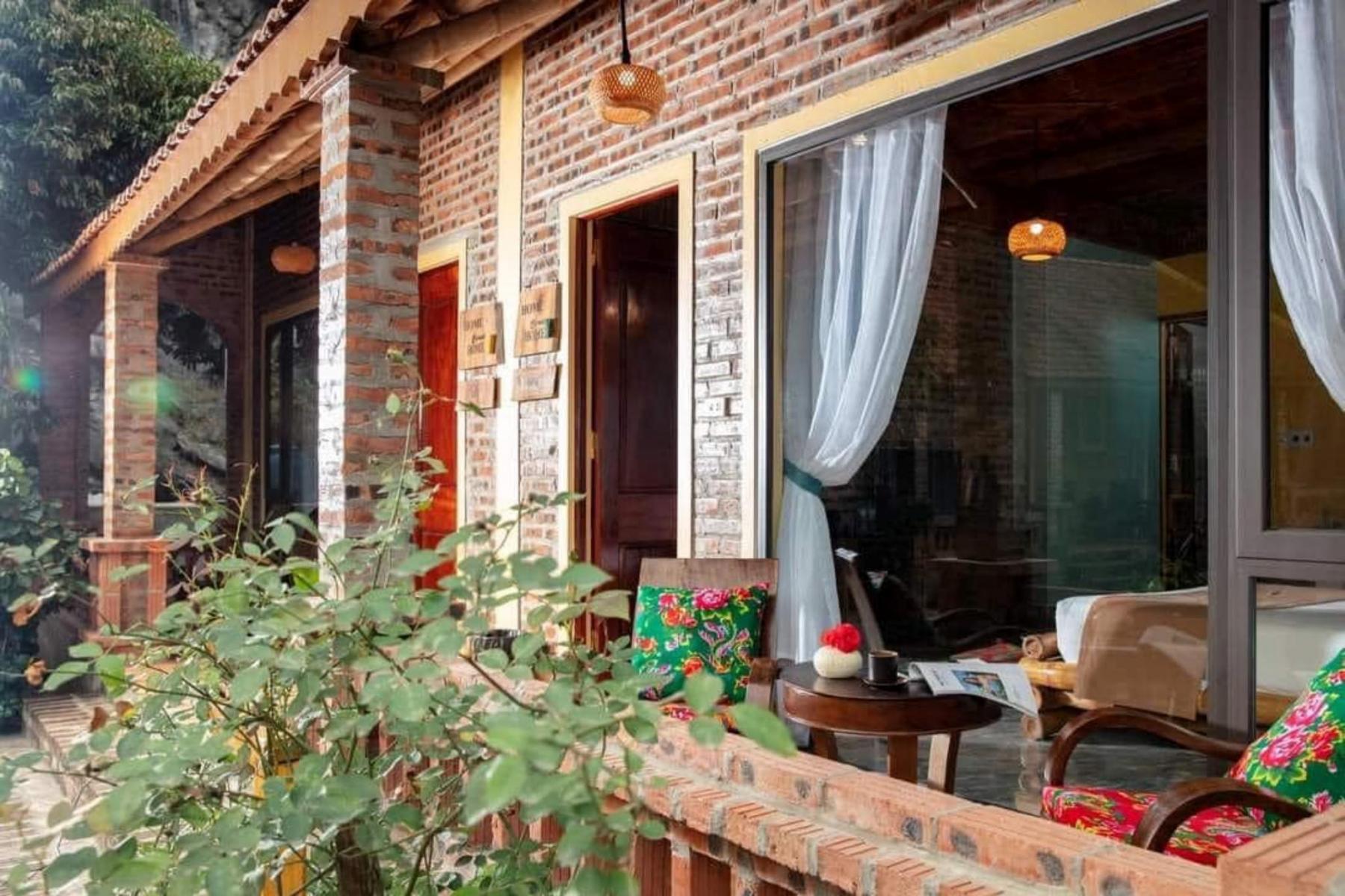 ánh sáng tự nhiên trong thiết kế nội thất homestay phong cách mộc mạc